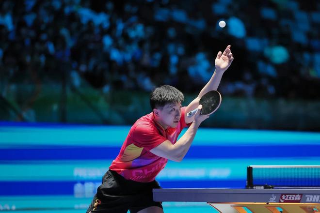 波兰队鏖战瑞典队，马龙点燃赛场