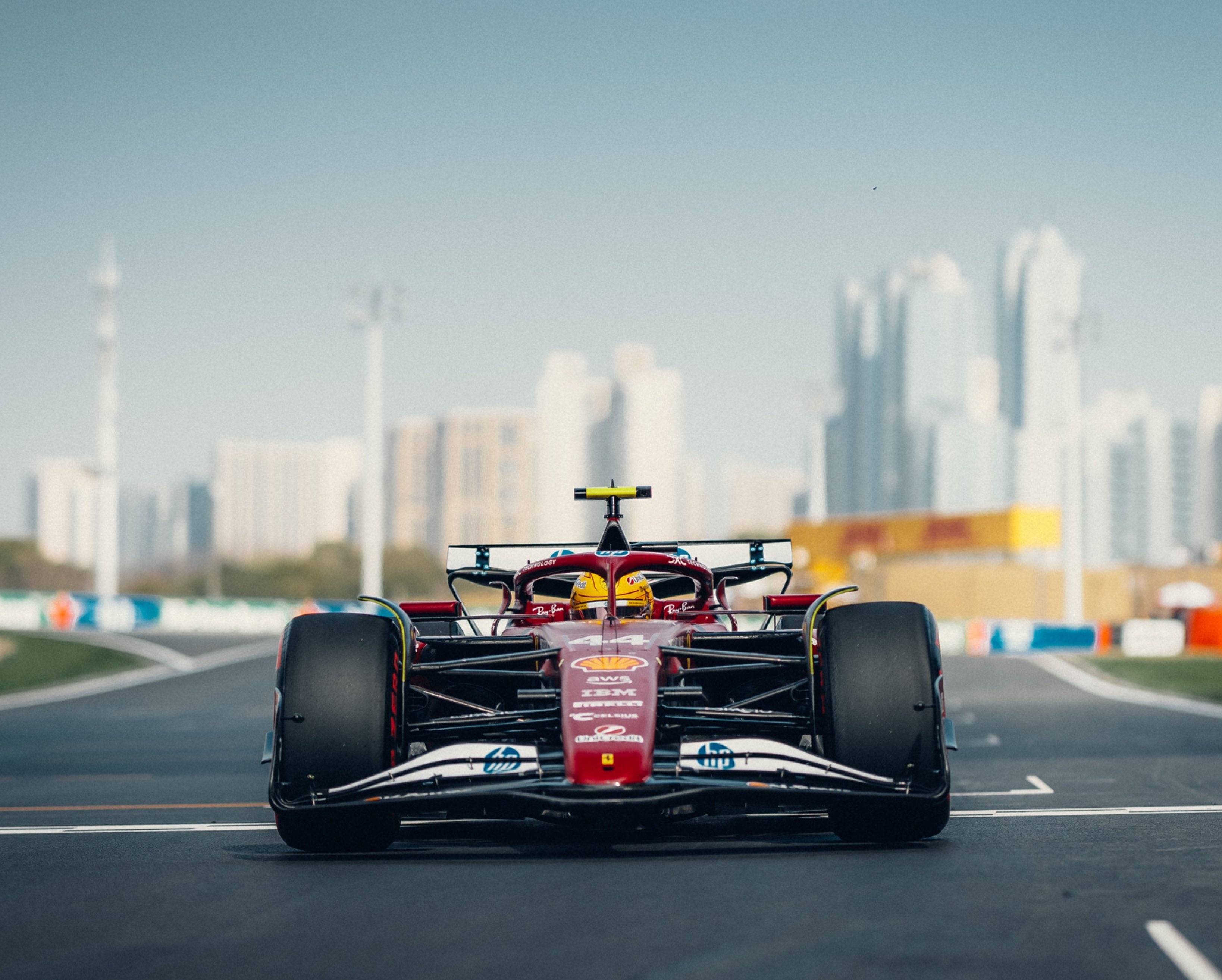 哈斯车队翻盘迈凯伦，皮亚斯特里惊艳四座